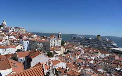 Exploring the Charming Alfama Neighborhood on Foot